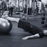 Curl femoral con balón de estabilidad